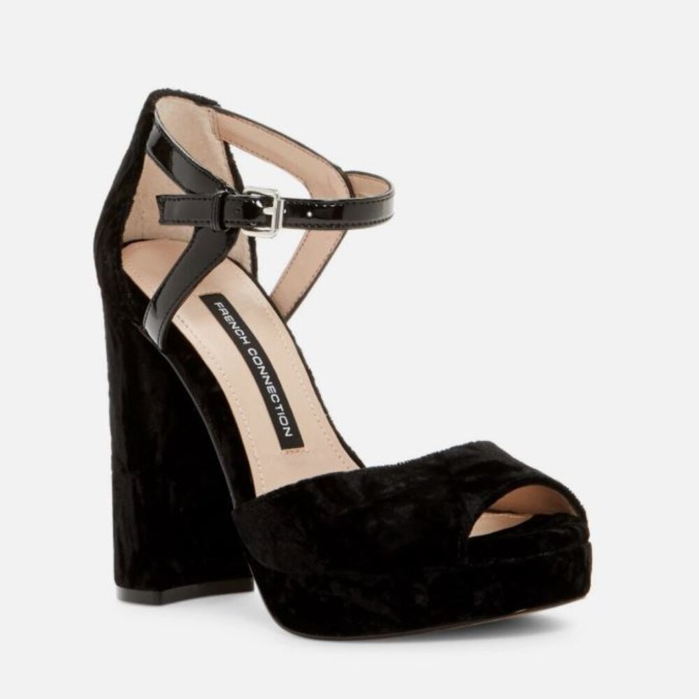 NIB |French Connection | Taryn platform sandals in black velvet